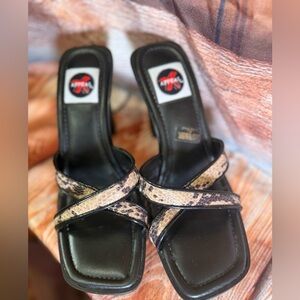 X-Appeal Black & Tan Snakeskin Heels-size 7